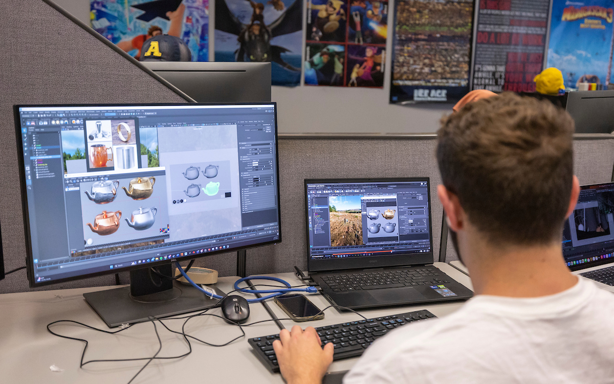 Texas A&M VPI student works with animation software